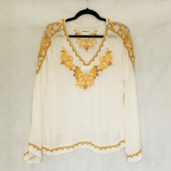 For the Republic Bohemian Embroidered Tunic Top - Picture 8 of 9